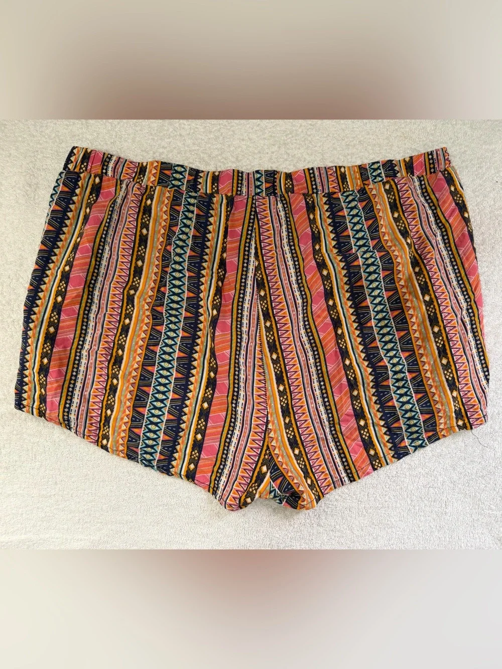 Full Circle Trends add vibrant